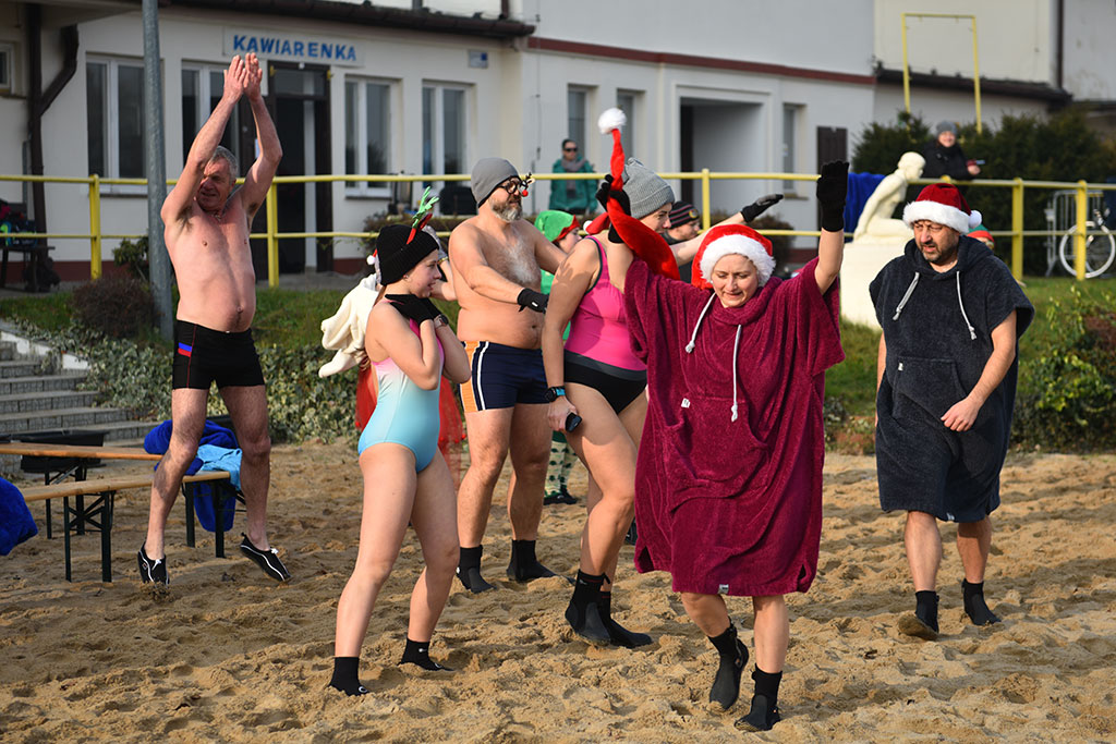 Mikołajkowe morsowanie na legnickim „Kormoranie”