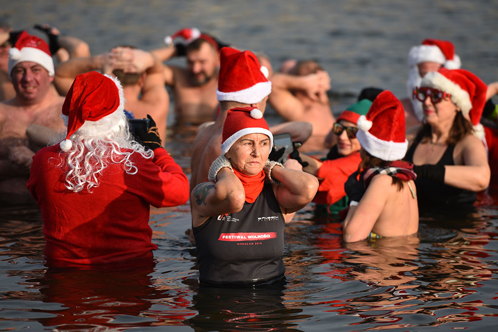 Mikołajkowe morsowanie na legnickim „Kormoranie”