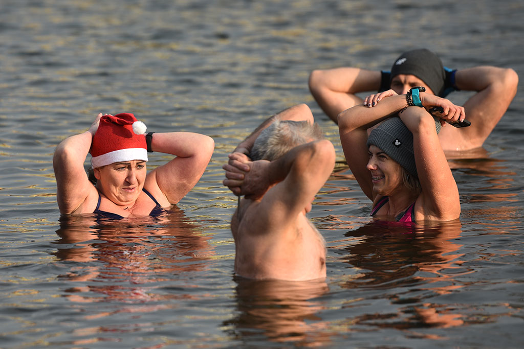 Mikołajkowe morsowanie na legnickim „Kormoranie”