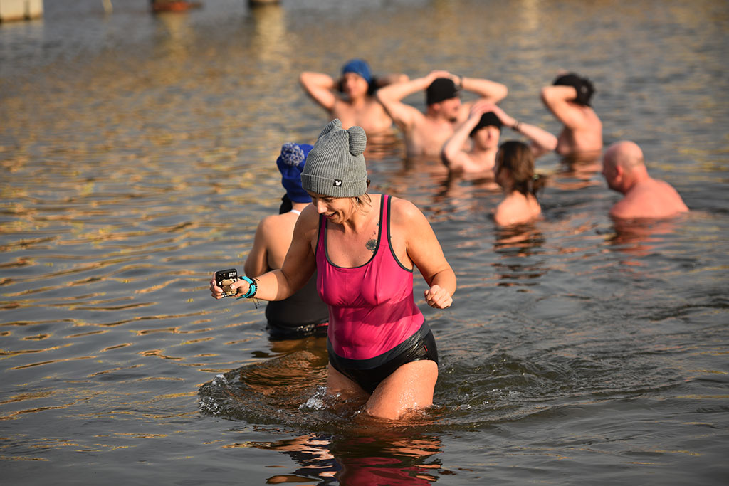 Mikołajkowe morsowanie na legnickim „Kormoranie”