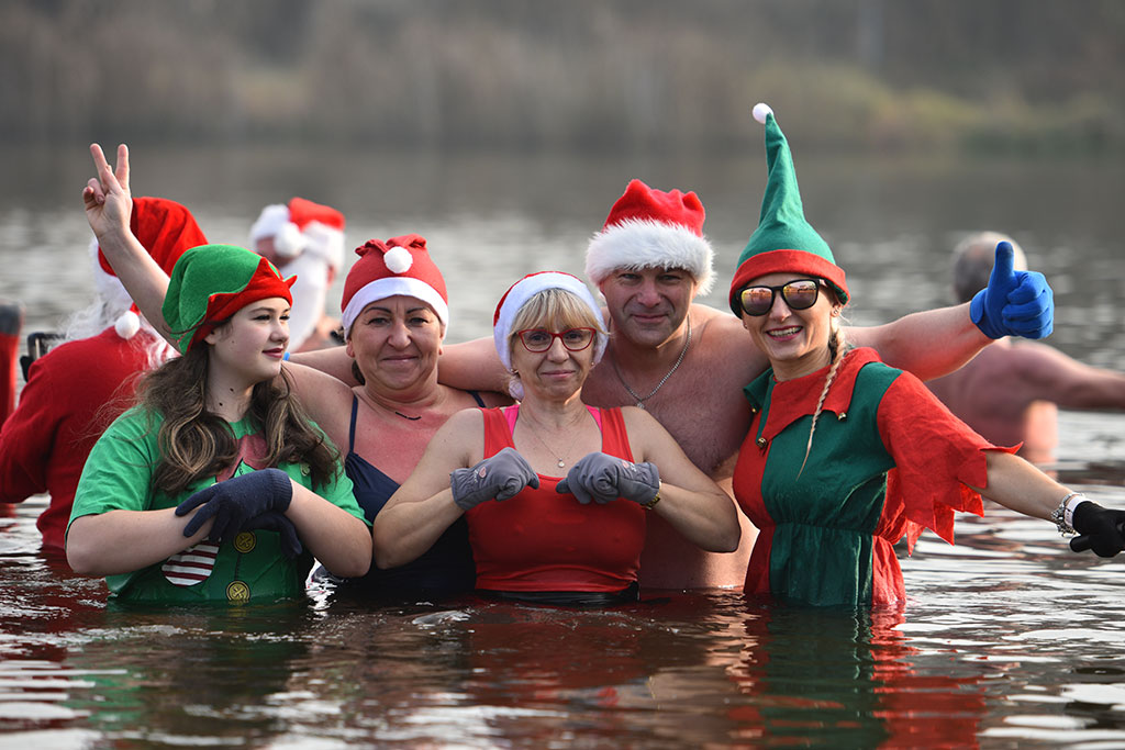 Mikołajkowe morsowanie na legnickim „Kormoranie”