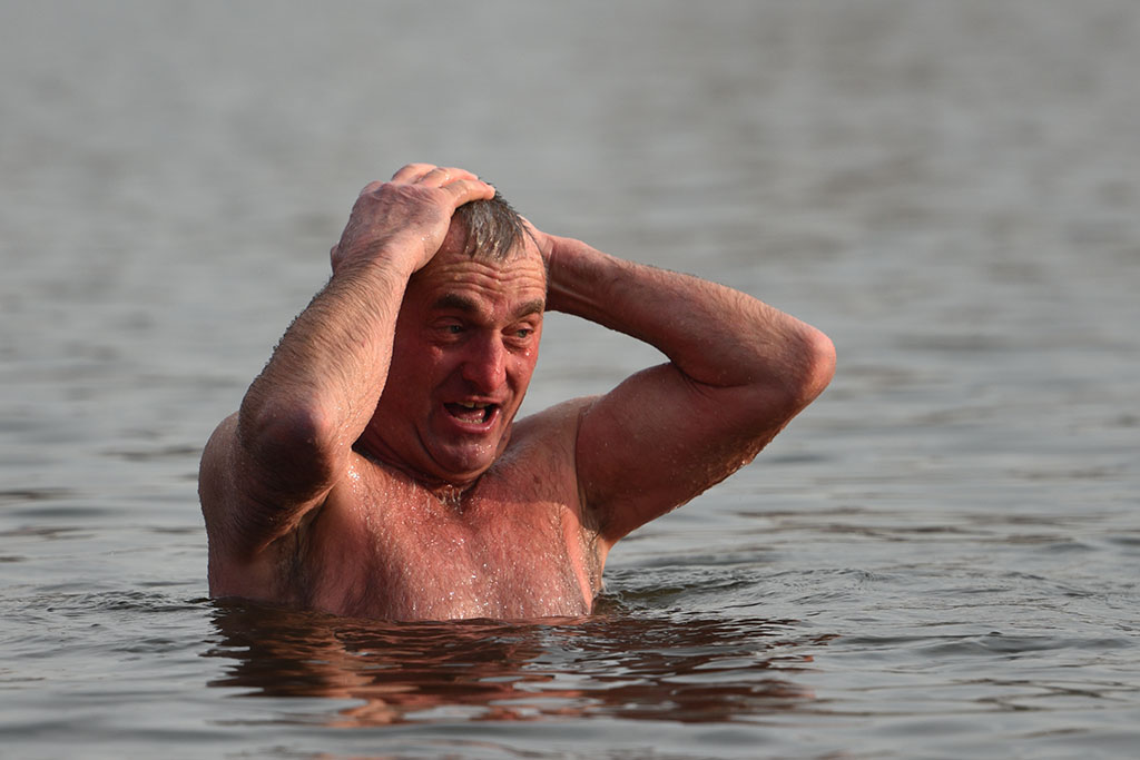 Mikołajkowe morsowanie na legnickim „Kormoranie”