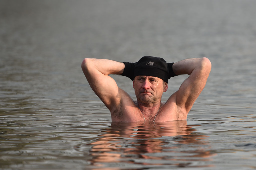 Mikołajkowe morsowanie na legnickim „Kormoranie”