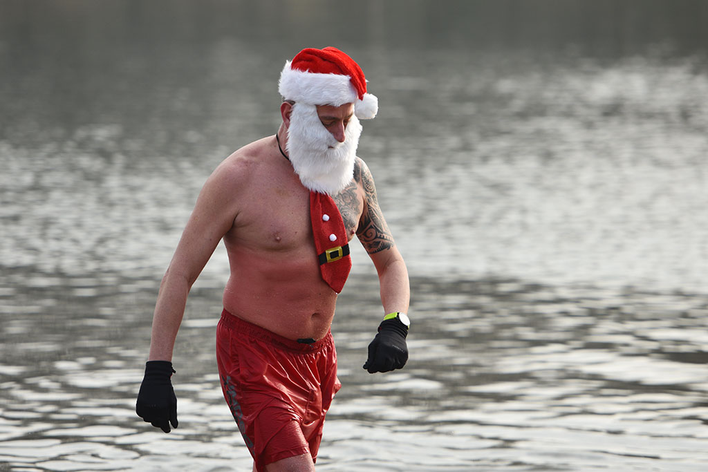 Mikołajkowe morsowanie na legnickim „Kormoranie”