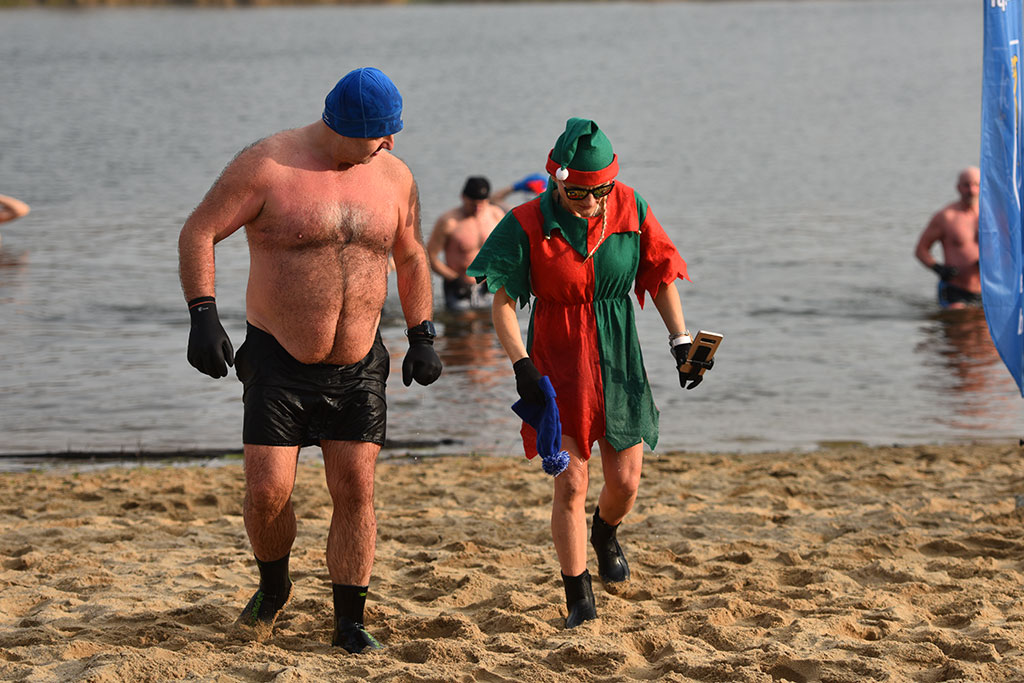 Mikołajkowe morsowanie na legnickim „Kormoranie”