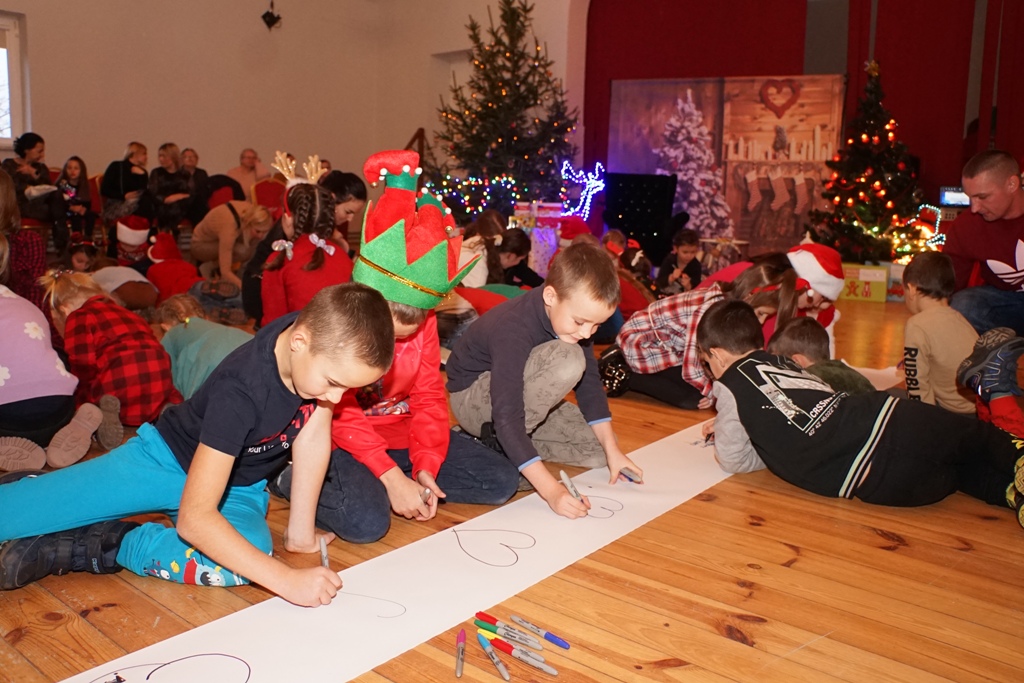 Święty Mikołaj rozpoczął swoją wizytę w gminie Kunice