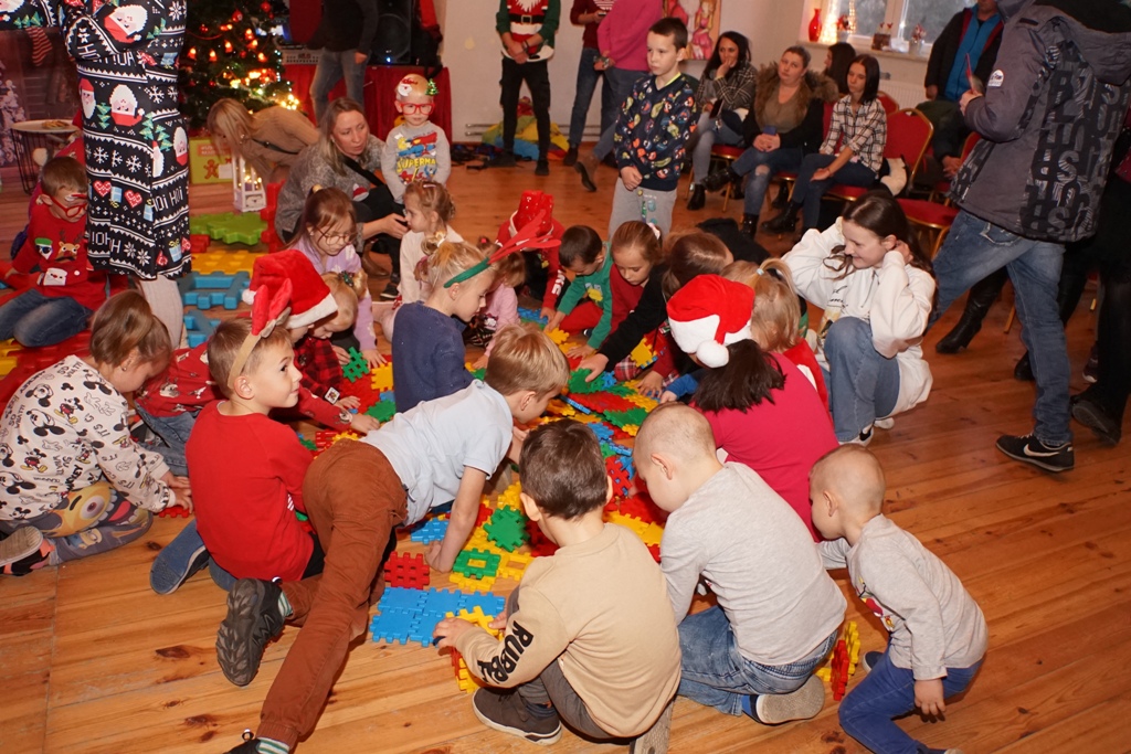 Święty Mikołaj rozpoczął swoją wizytę w gminie Kunice