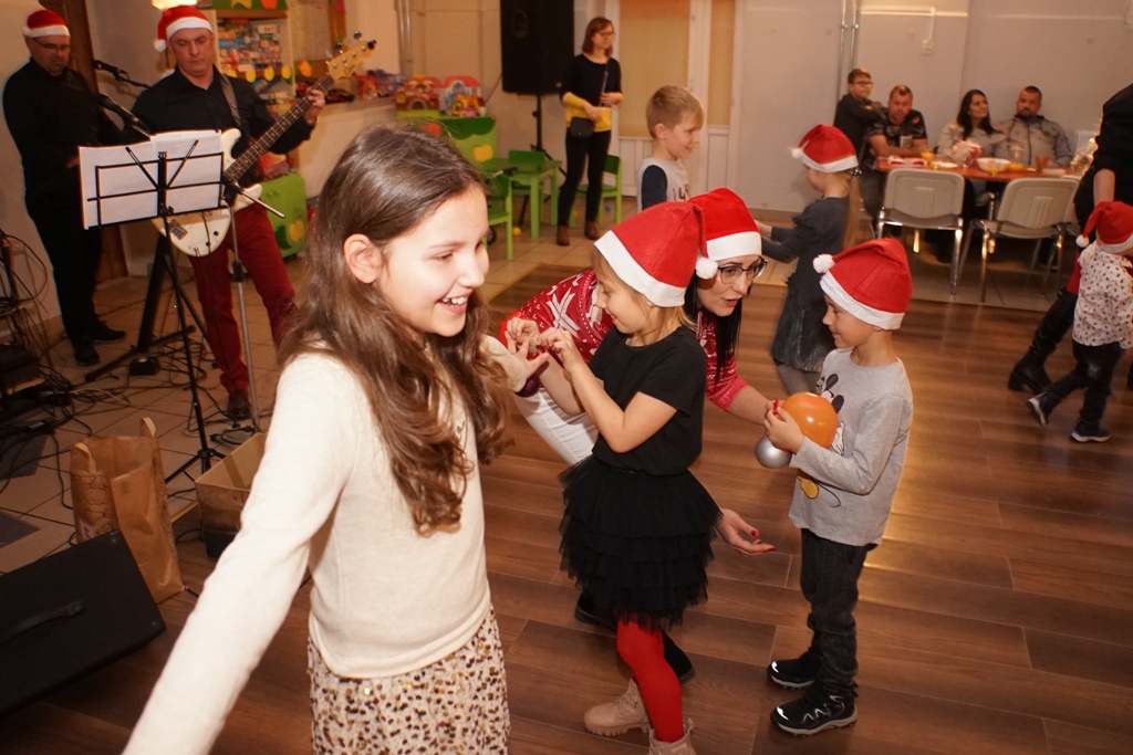 Święty Mikołaj rozpoczął swoją wizytę w gminie Kunice