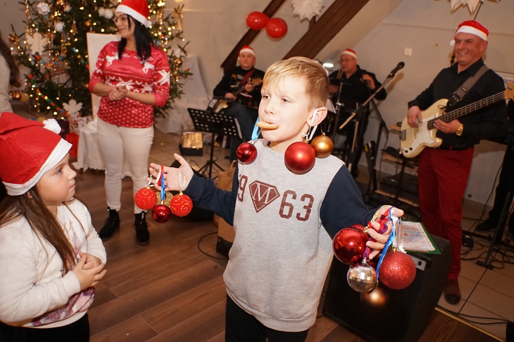 Święty Mikołaj rozpoczął swoją wizytę w gminie Kunice