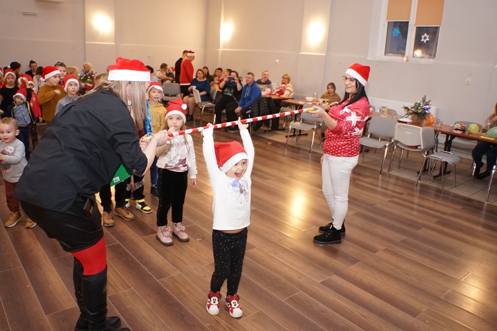 Święty Mikołaj rozpoczął swoją wizytę w gminie Kunice