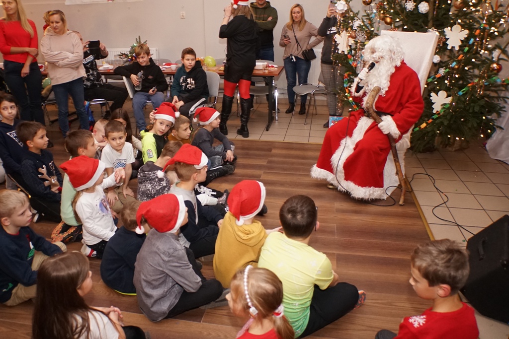 Święty Mikołaj rozpoczął swoją wizytę w gminie Kunice