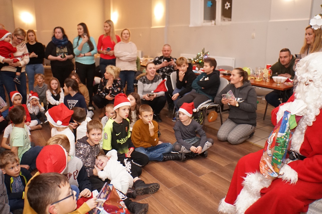 Święty Mikołaj rozpoczął swoją wizytę w gminie Kunice