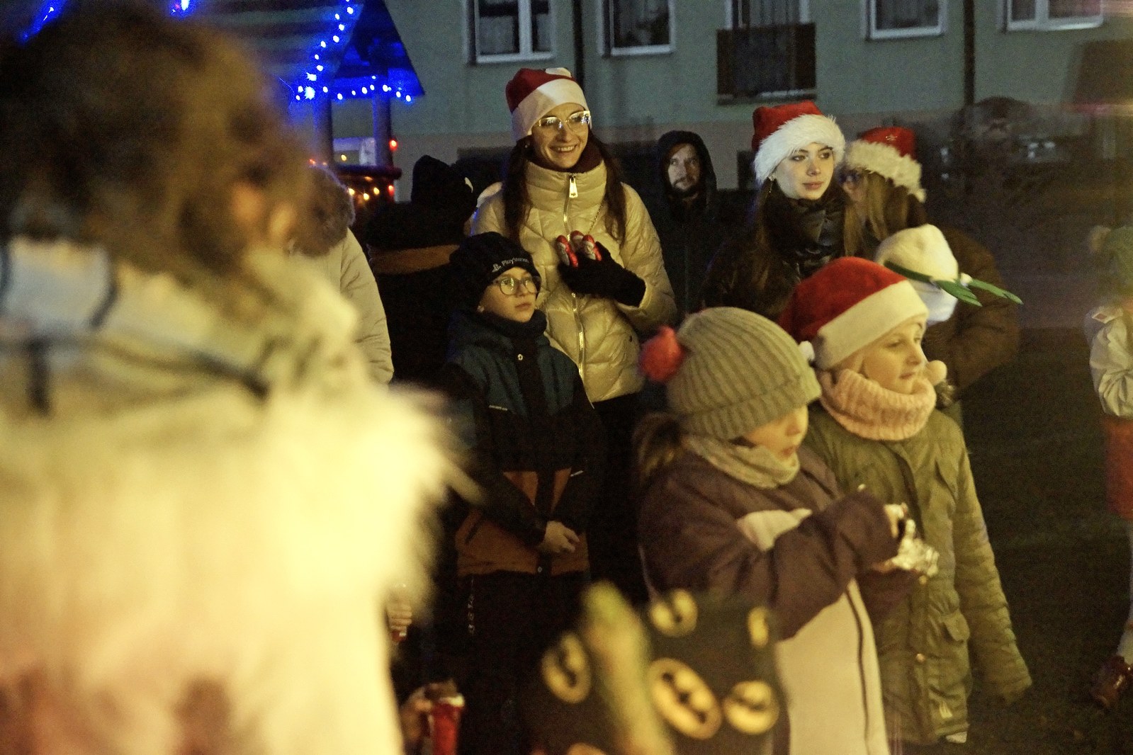 Mikołaj dla dzieci w Akademii Młodego Artysty w Legnicy