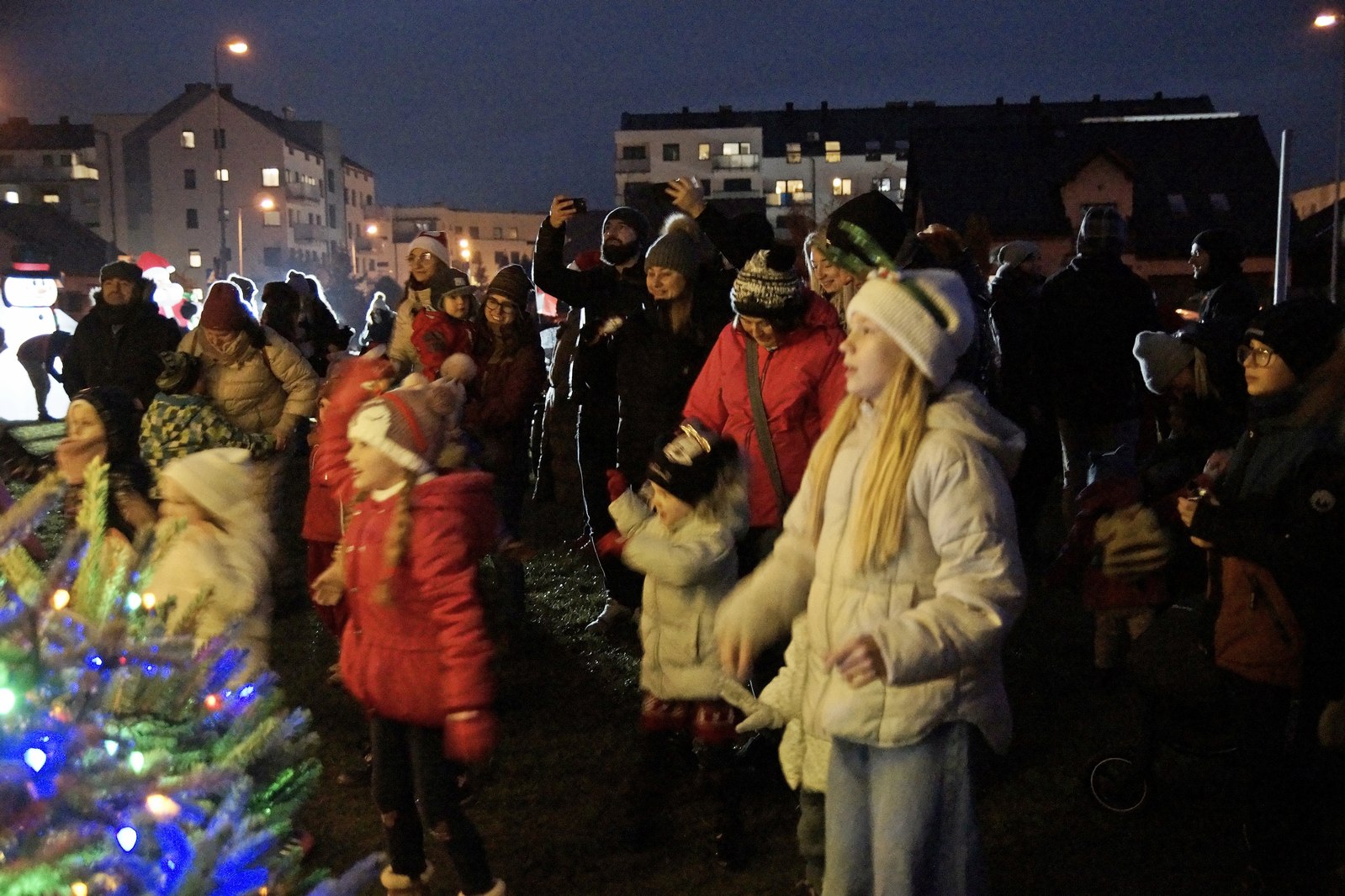 Mikołaj dla dzieci w Akademii Młodego Artysty w Legnicy