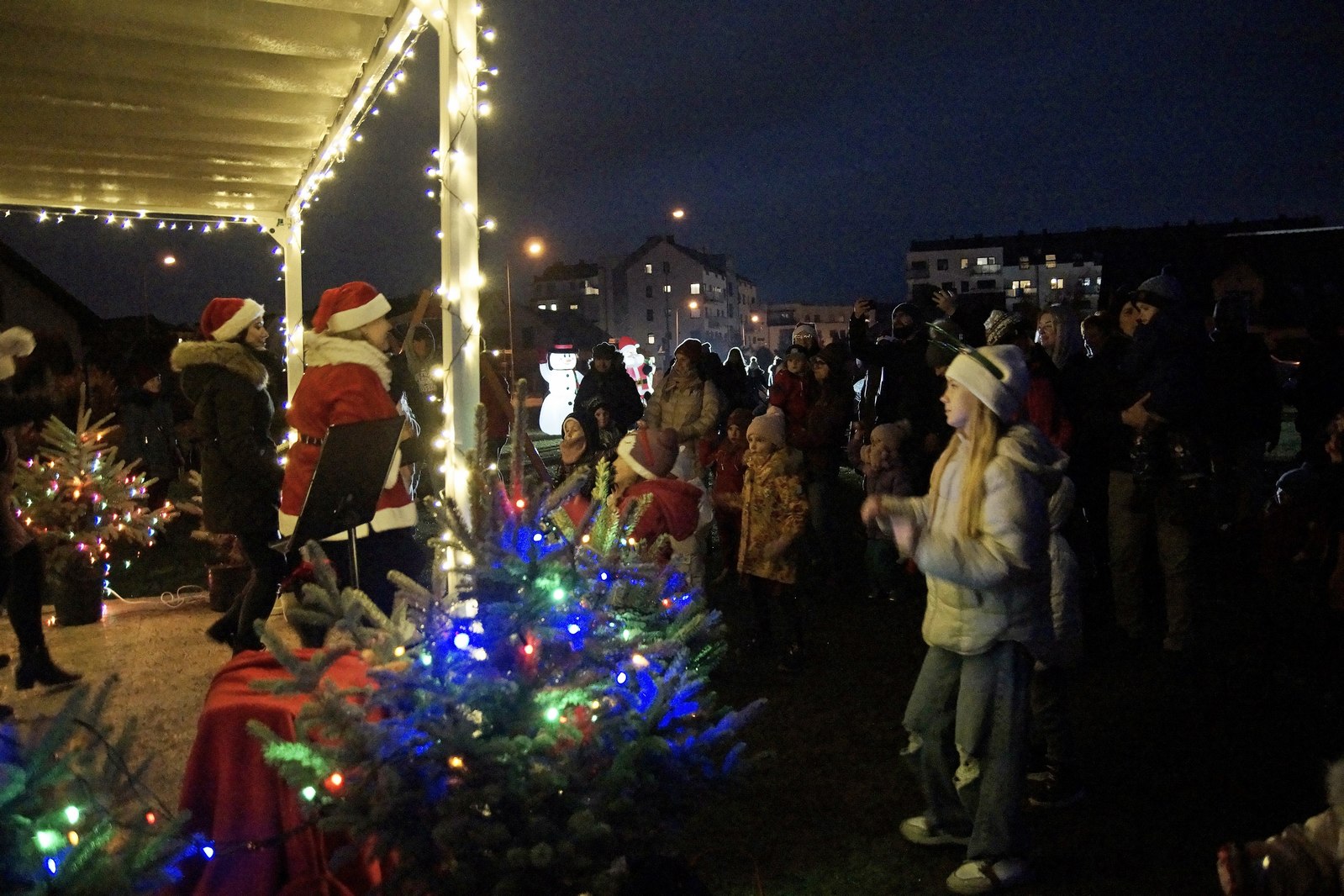 Mikołaj dla dzieci w Akademii Młodego Artysty w Legnicy