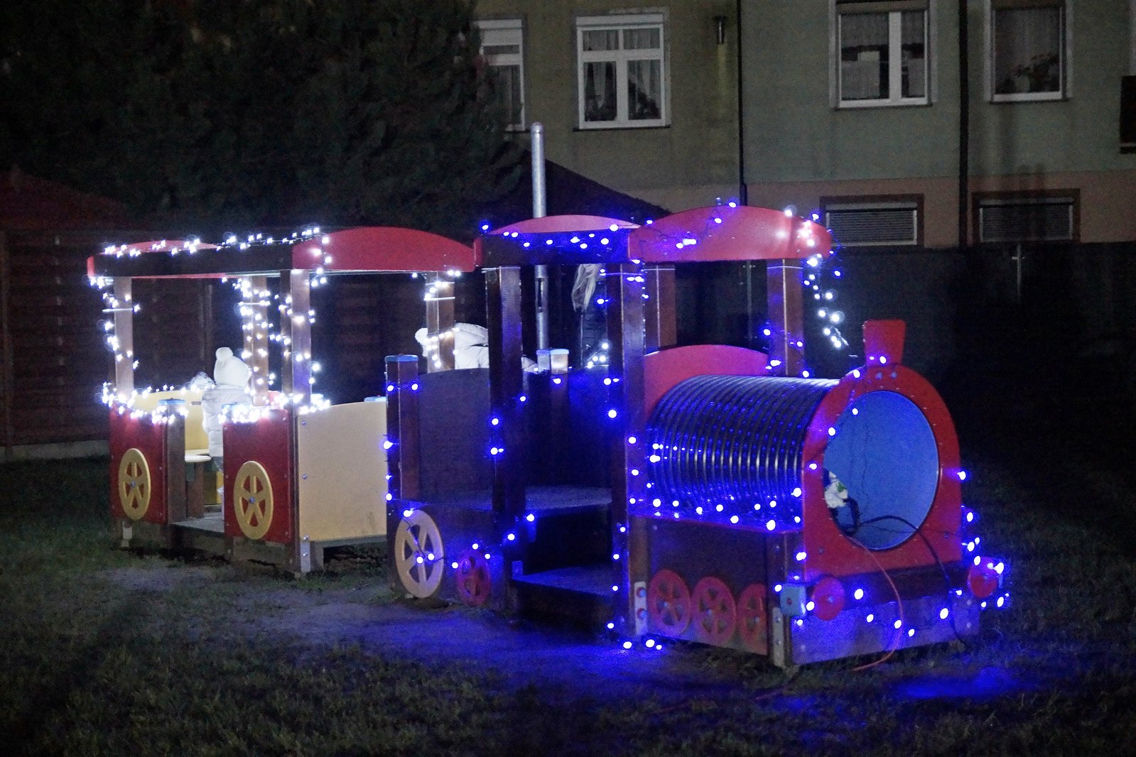 Mikołaj dla dzieci w Akademii Młodego Artysty w Legnicy