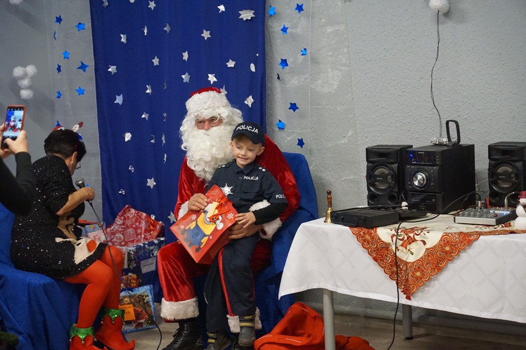 Święty Mikołaj rozpoczął swoją wizytę w gminie Kunice