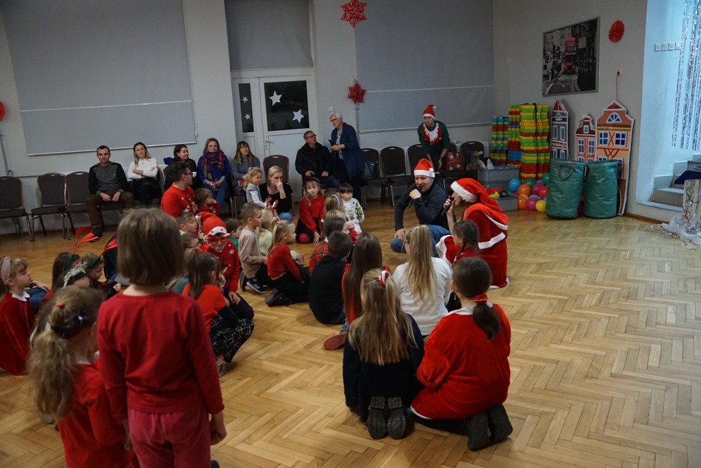 Święty Mikołaj rozpoczął swoją wizytę w gminie Kunice