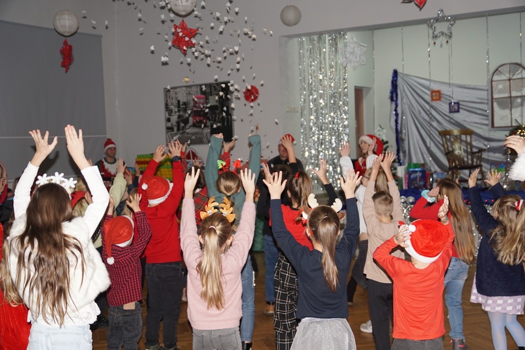 Święty Mikołaj rozpoczął swoją wizytę w gminie Kunice