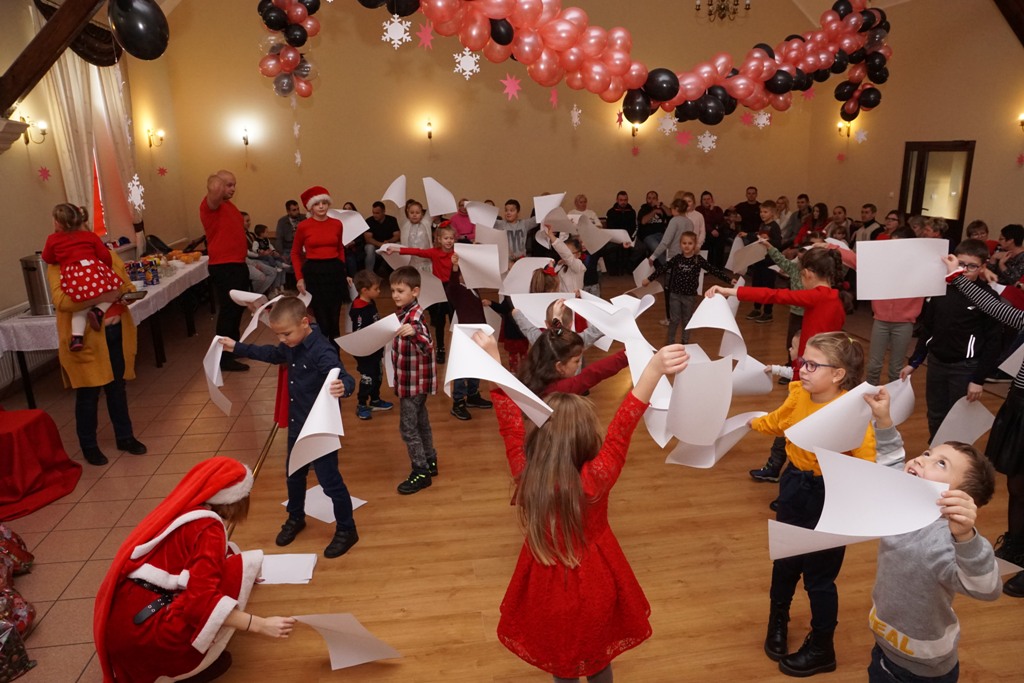 Święty Mikołaj rozpoczął swoją wizytę w gminie Kunice