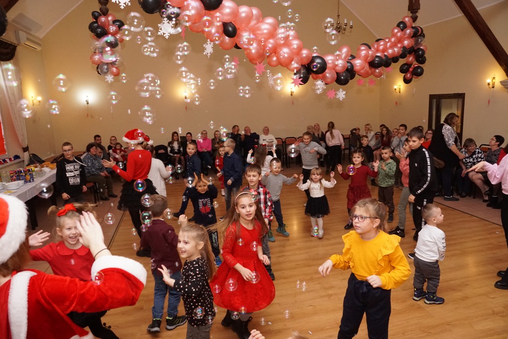 Święty Mikołaj rozpoczął swoją wizytę w gminie Kunice