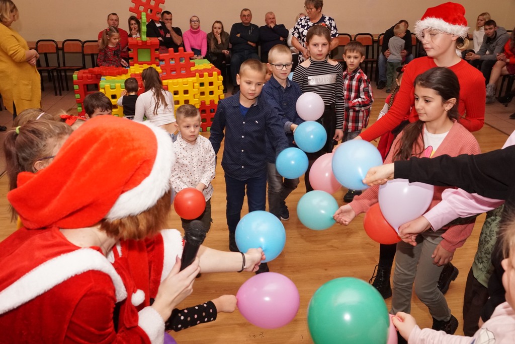 Święty Mikołaj rozpoczął swoją wizytę w gminie Kunice