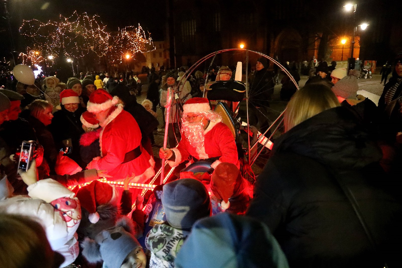 Rozbłysły świąteczne iluminacje w centrum miasta