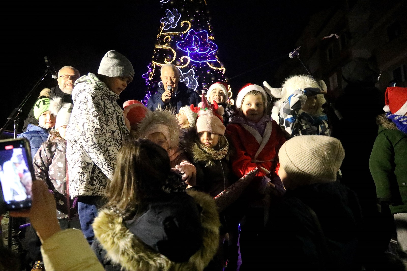 Rozbłysły świąteczne iluminacje w centrum miasta