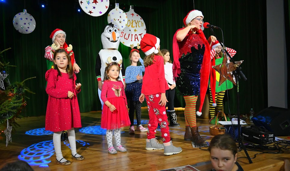 Mikołaj dotarł do dzieci w Domu Kultury 