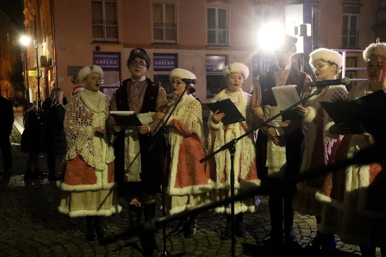 Rozbłysły świąteczne iluminacje w centrum miasta