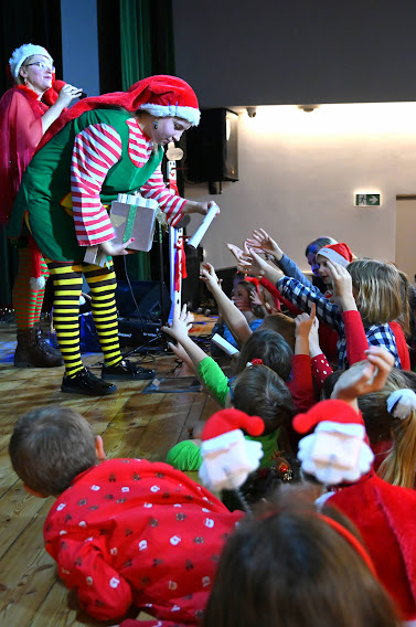 Mikołaj dotarł do dzieci w Domu Kultury 