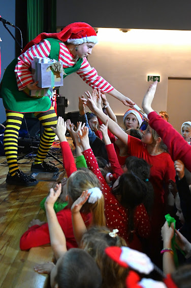 Mikołaj dotarł do dzieci w Domu Kultury 