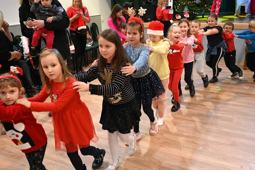 Mikołaj dotarł do dzieci w Domu Kultury 