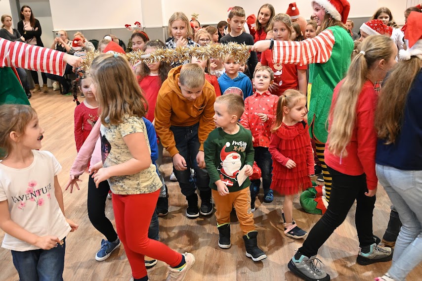 Mikołaj dotarł do dzieci w Domu Kultury 