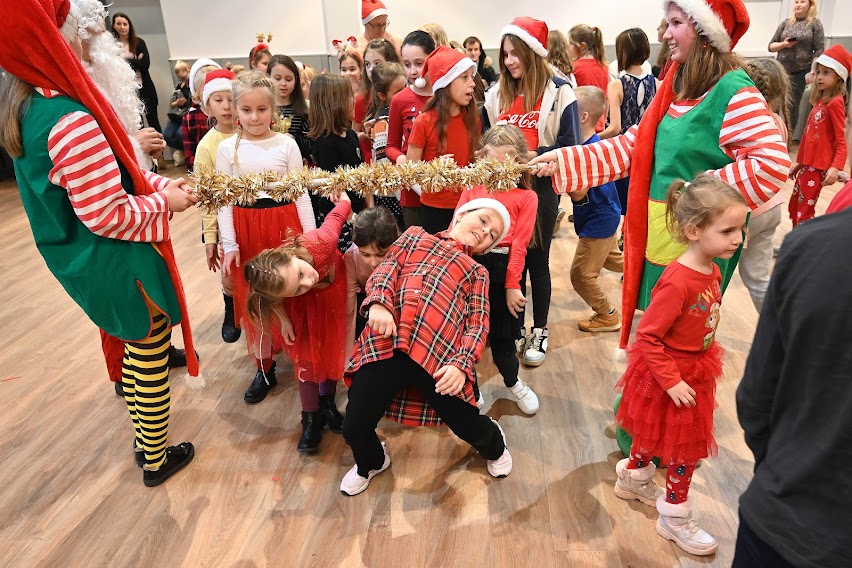 Mikołaj dotarł do dzieci w Domu Kultury 