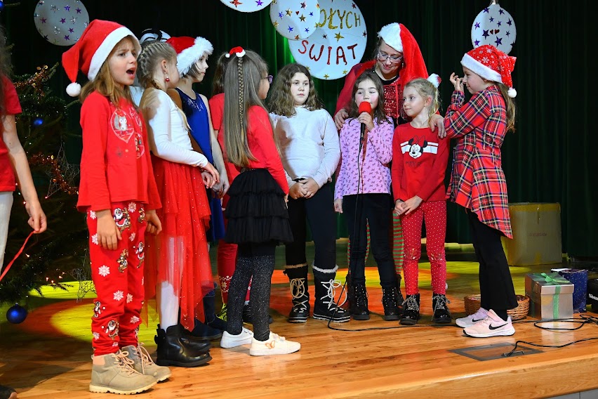 Mikołaj dotarł do dzieci w Domu Kultury 