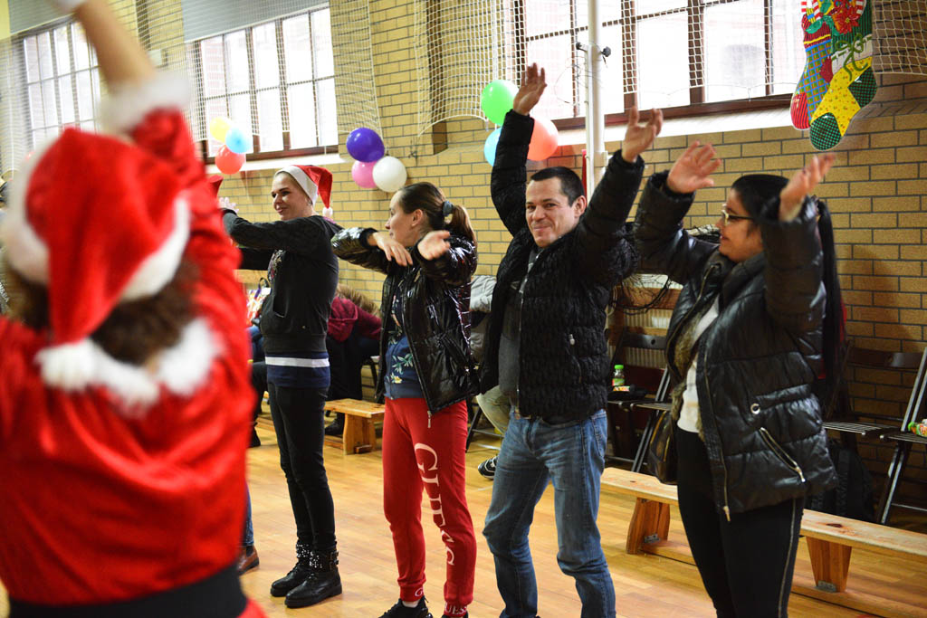 Zabawa mikołajkowa TPD i prezenty dla kolejnych dzieci