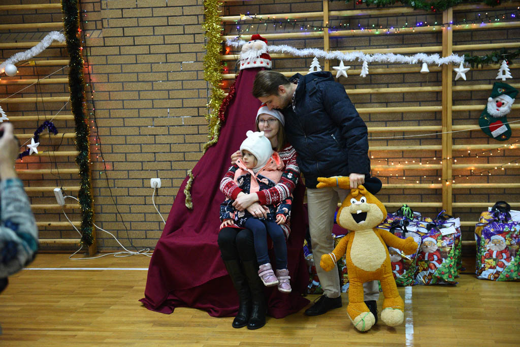 Zabawa mikołajkowa TPD i prezenty dla kolejnych dzieci