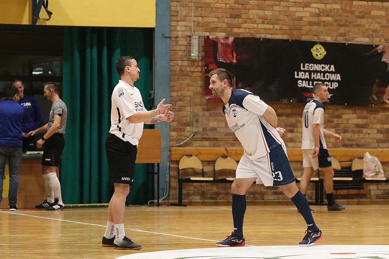4. kolejka Legnickiej Ligi Halowej. Liderzy nie zwalniają