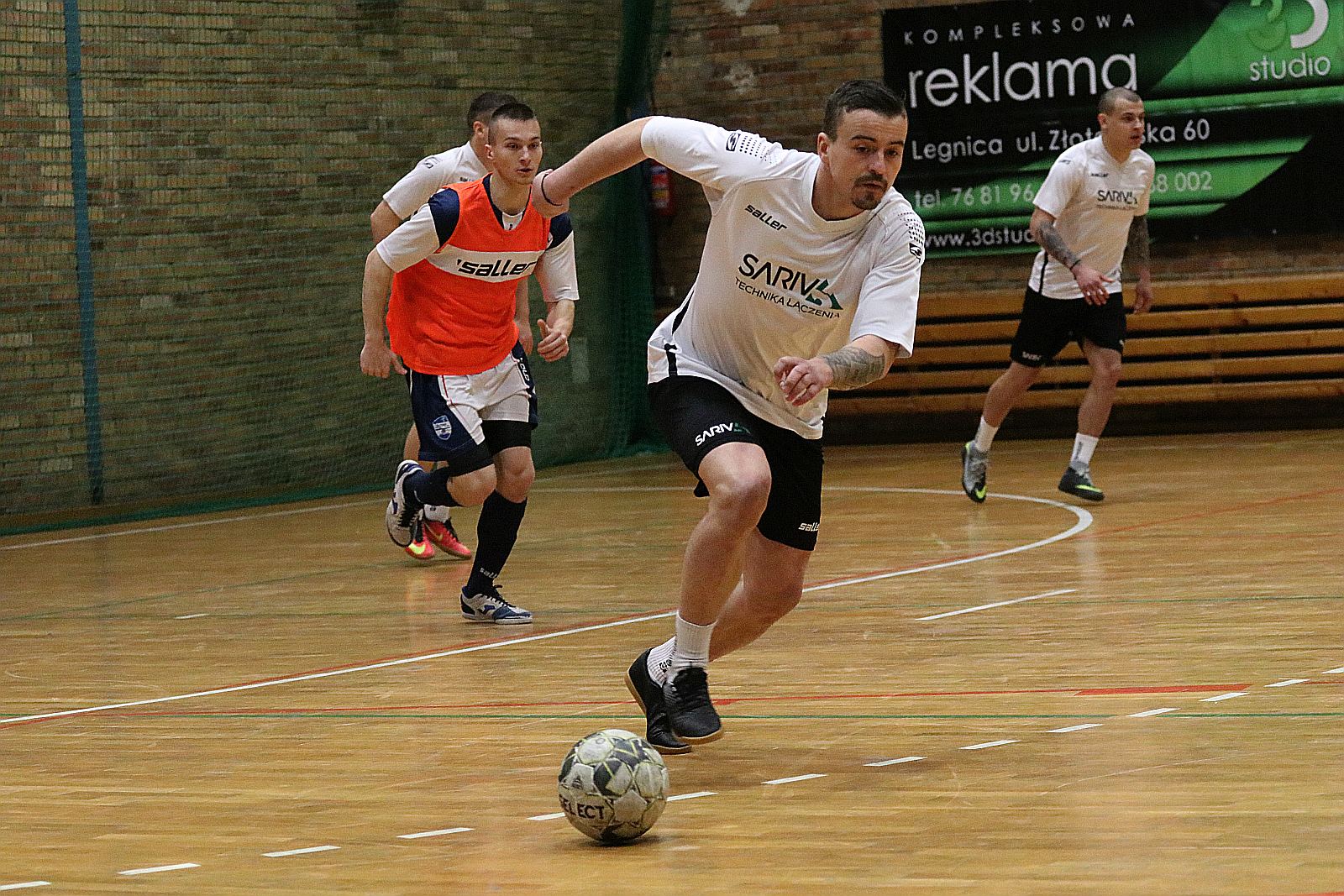 4. kolejka Legnickiej Ligi Halowej. Liderzy nie zwalniają