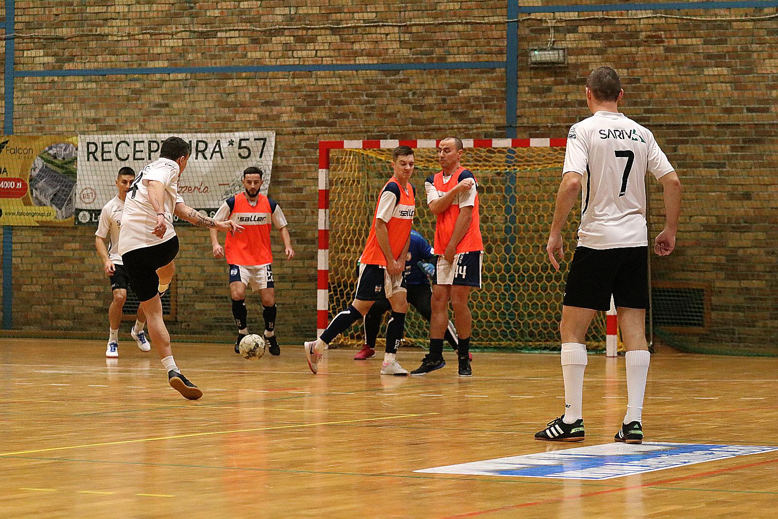 4. kolejka Legnickiej Ligi Halowej. Liderzy nie zwalniają