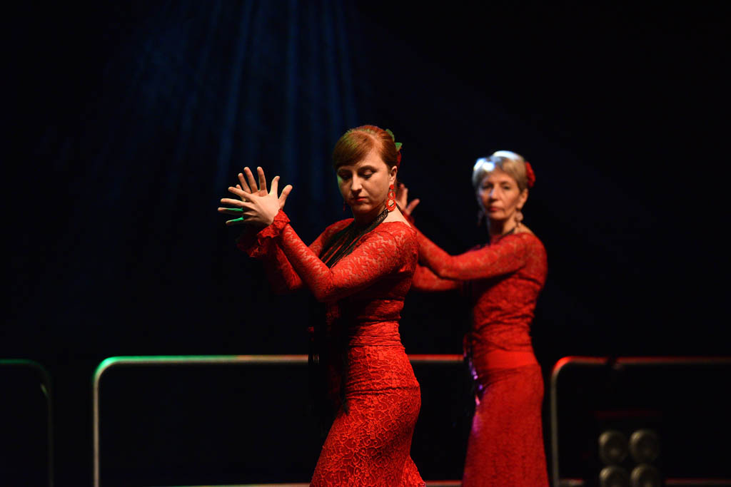 Ogniste rytmy flamenco w mroźny grudniowy wieczór