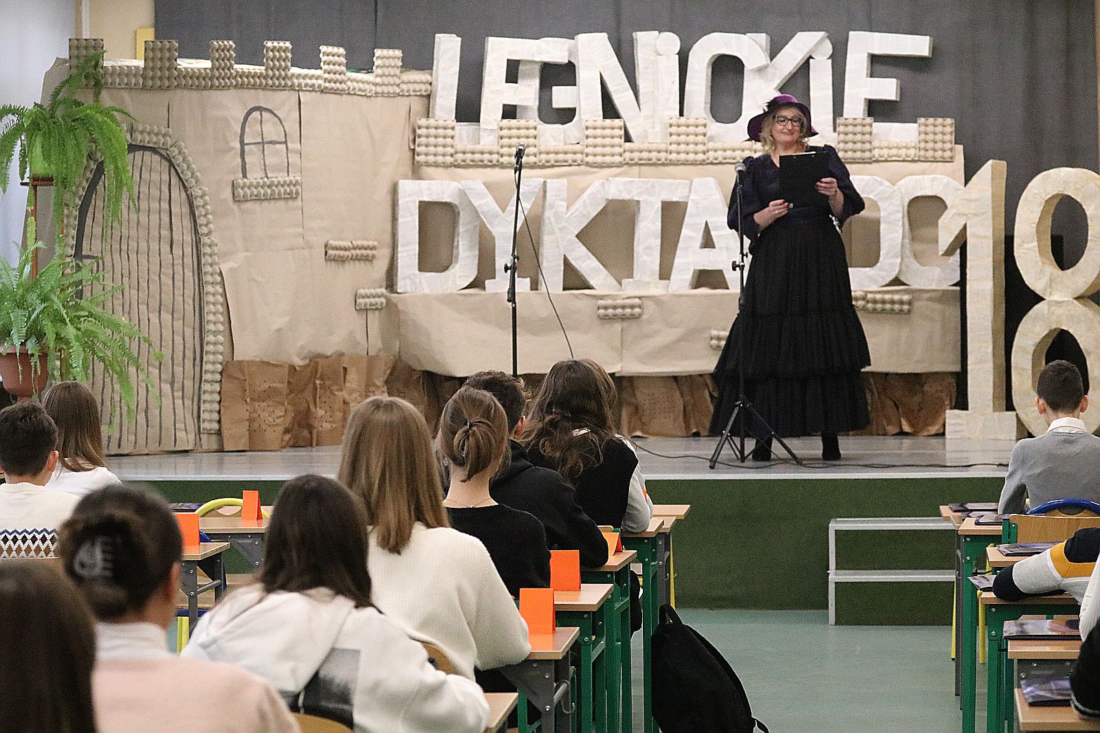 W Szkole Podstawowej nr 16 odbyło się Legnickie Dyktando