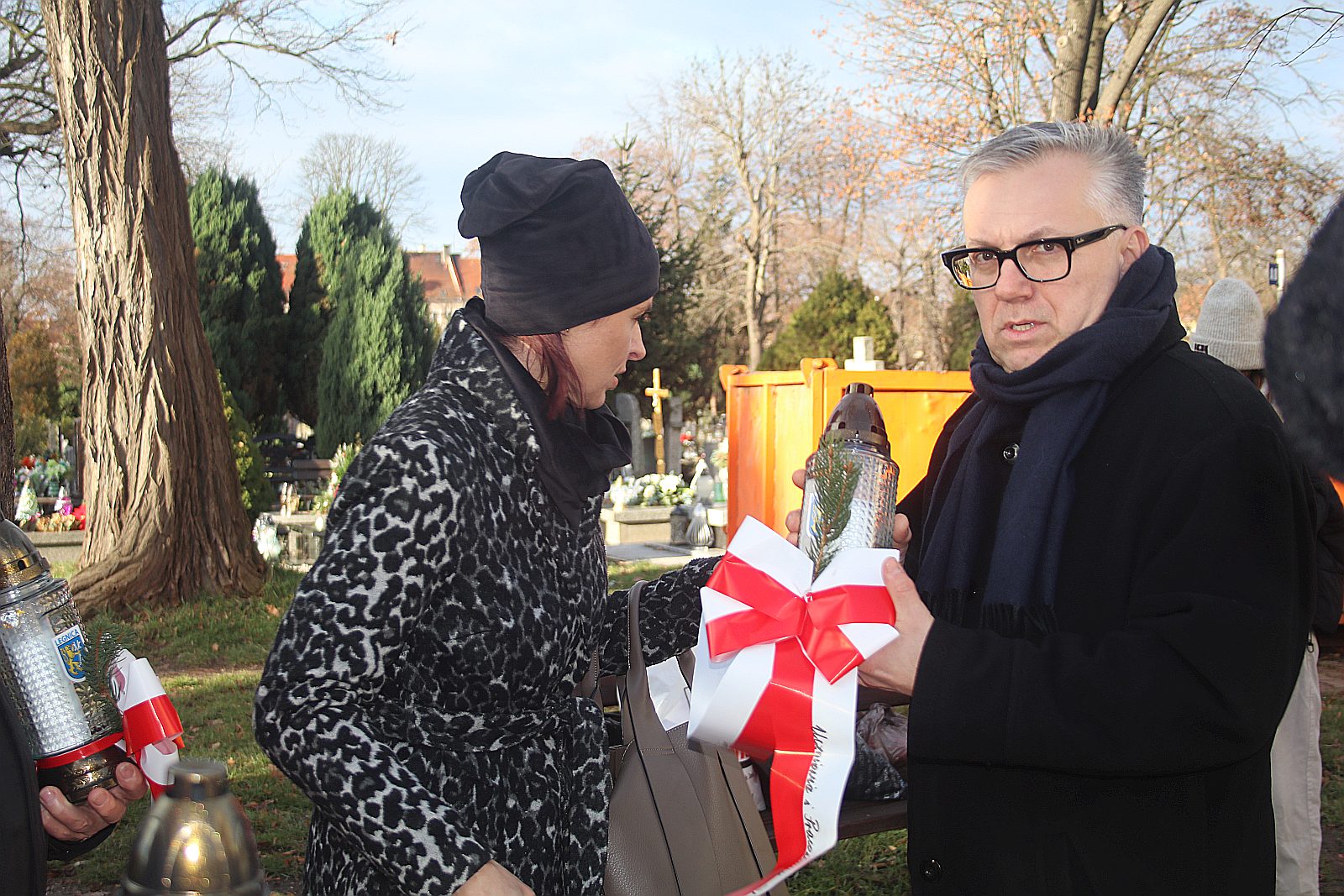 Zapłonęły znicze na grobach powstańców wielkopolskich
