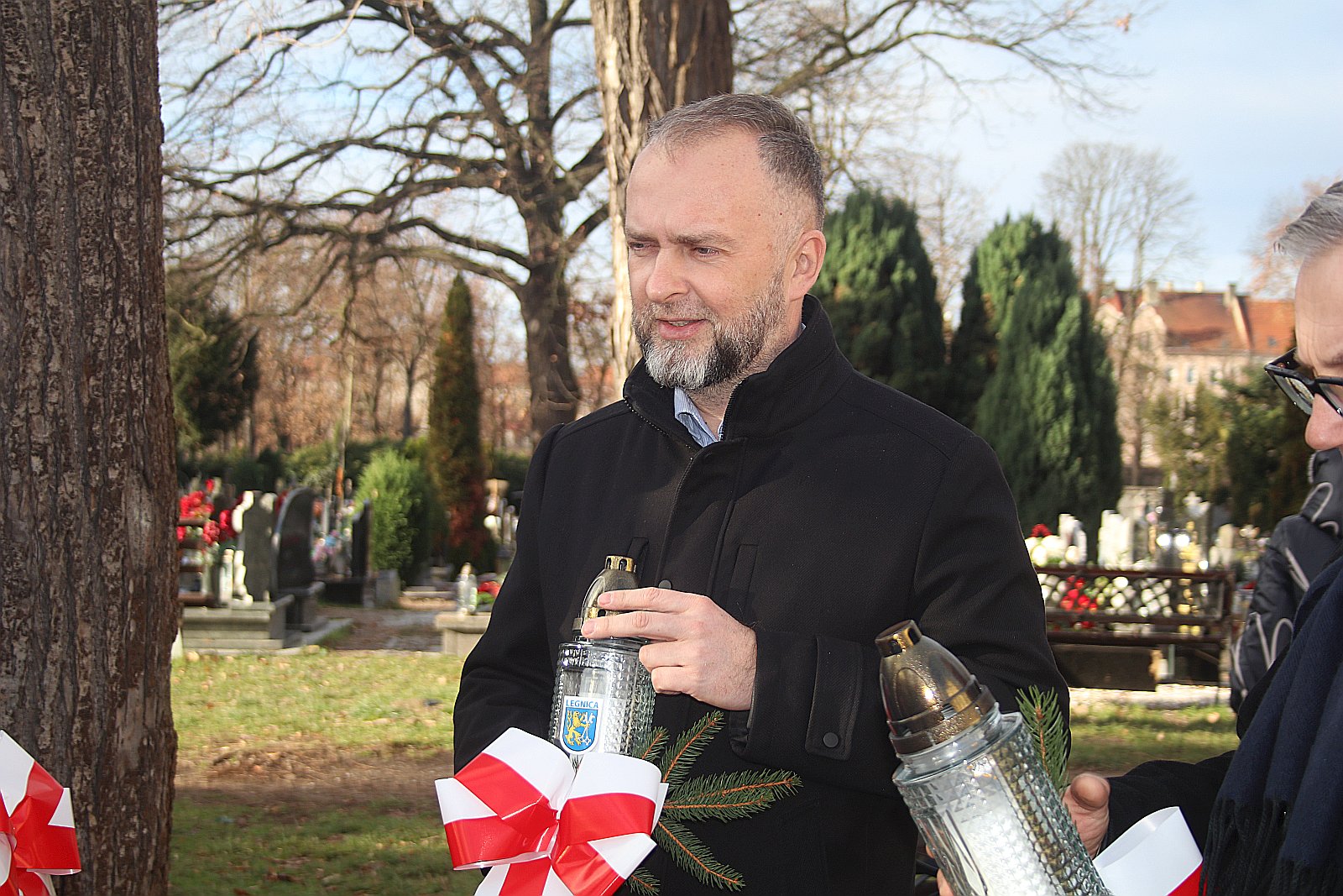 Zapłonęły znicze na grobach powstańców wielkopolskich