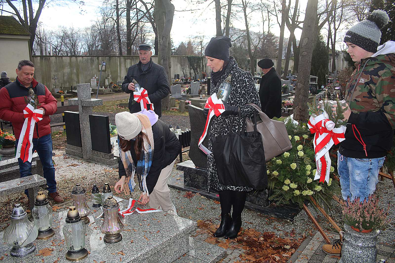 Zapłonęły znicze na grobach powstańców wielkopolskich