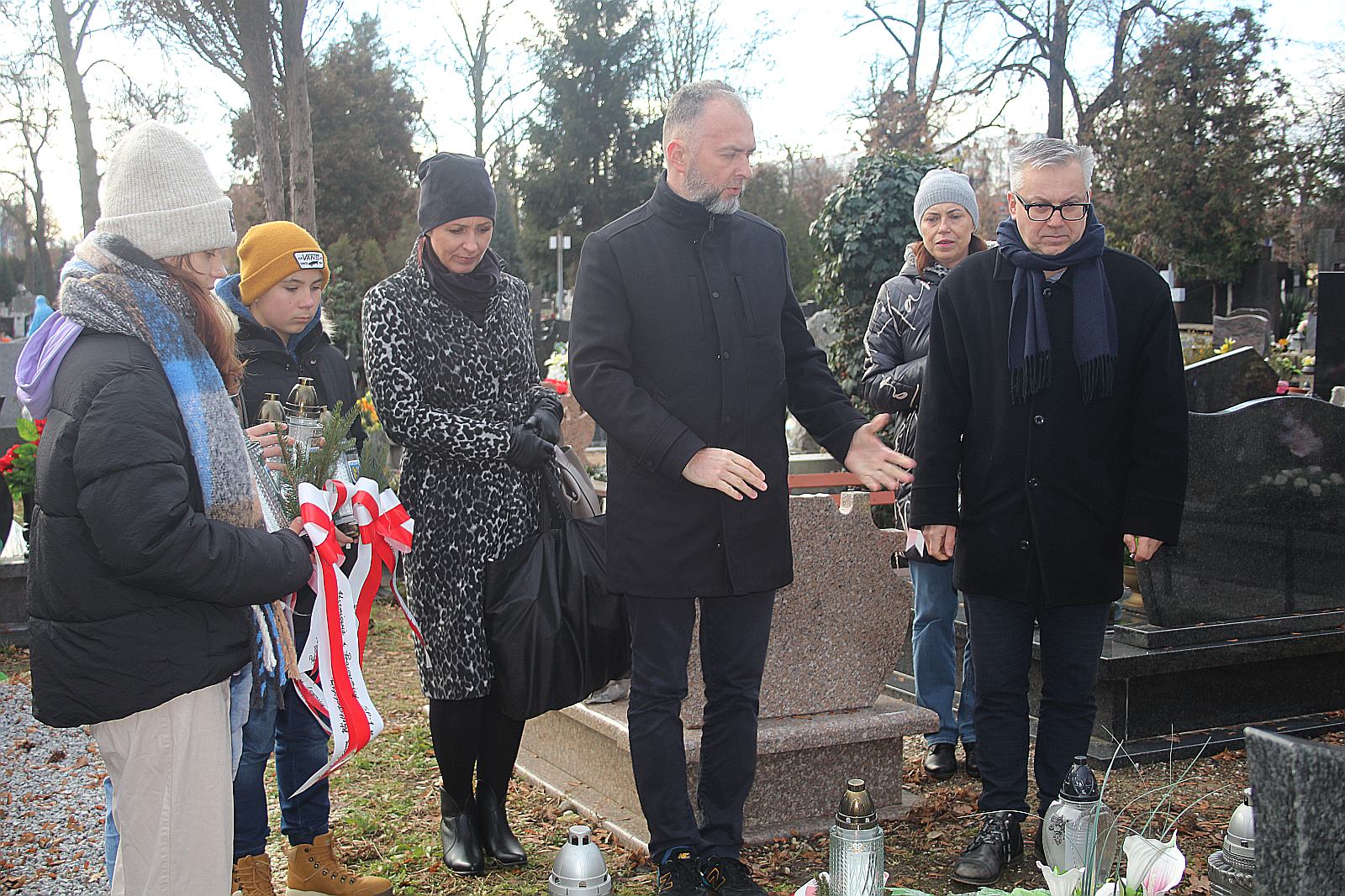 Zapłonęły znicze na grobach powstańców wielkopolskich