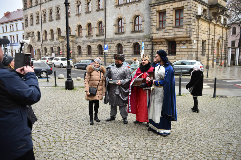 Ulicami Legnicy przeszedł Orszak Trzech Króli