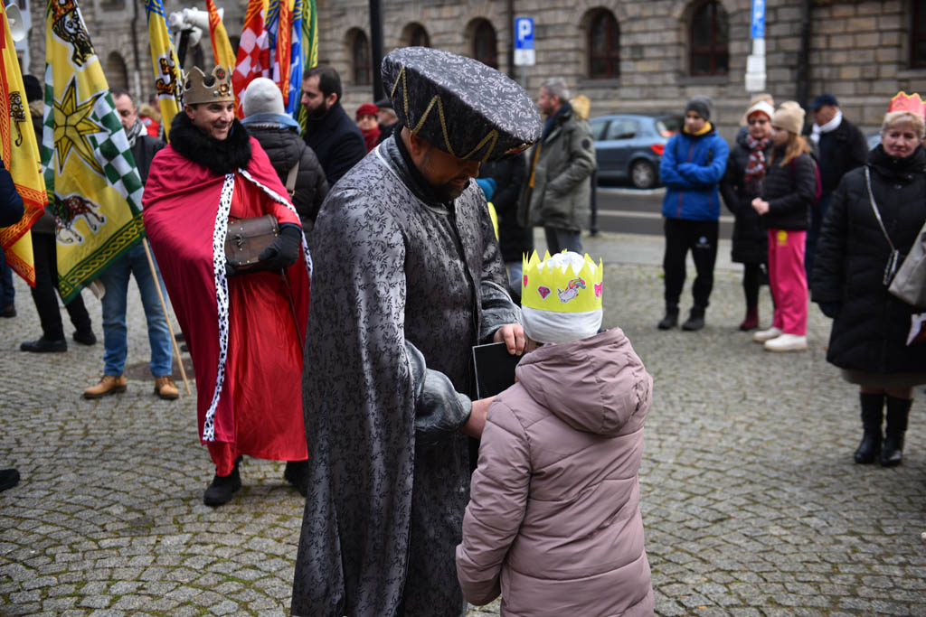 Ulicami Legnicy przeszedł Orszak Trzech Króli