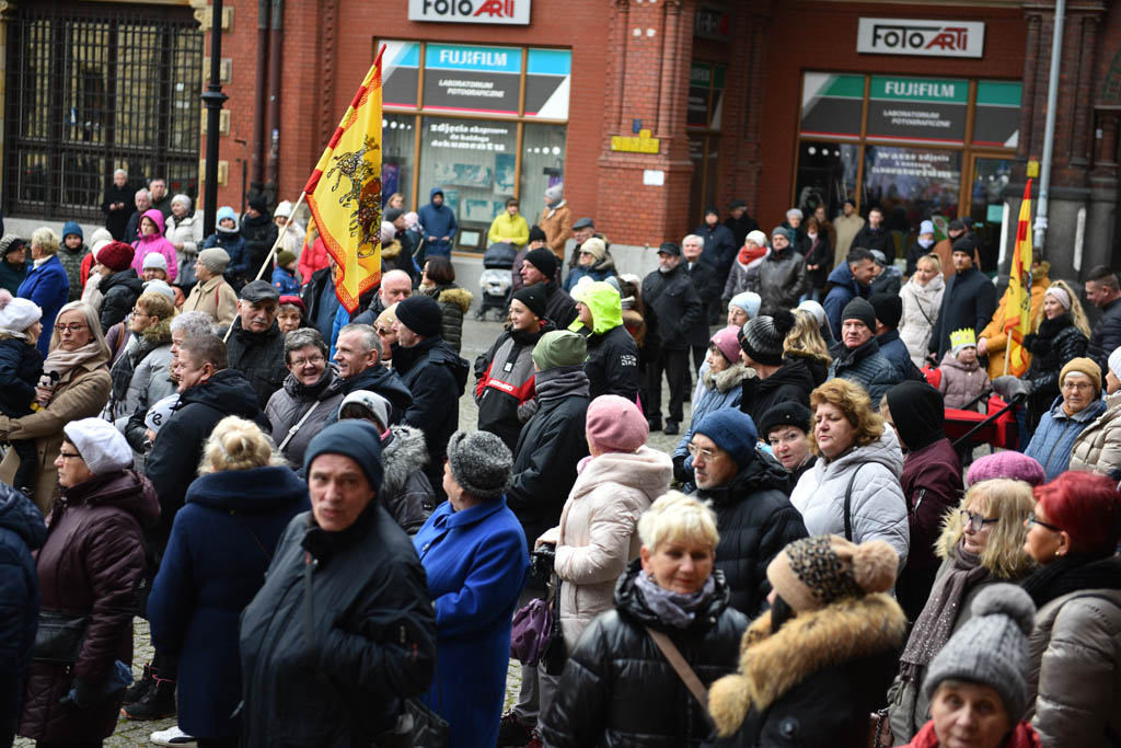 Ulicami Legnicy przeszedł Orszak Trzech Króli